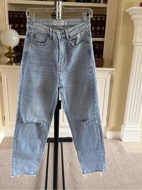 Stradivarius Mom Slim Fit Jeans